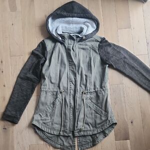 Women’s Maurices Sweater Jacket – Size Medium